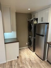 1229 Rebecca Ln, Unit B in Santa Barbara, CA - Foto de edificio - Building Photo