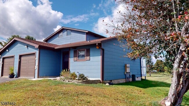 419 Lake Shore N in Montague, NJ - Building Photo - Building Photo