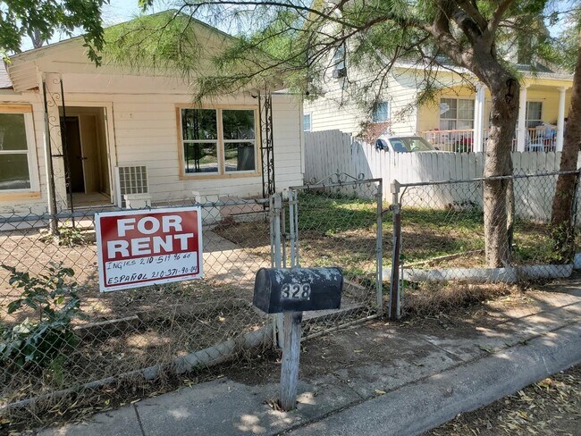 328 Elks Dr in San Antonio, TX - Building Photo - Building Photo