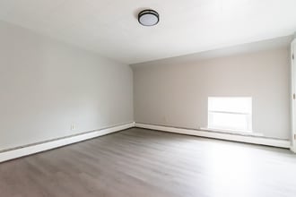 672 N Main St in Woonsocket, RI - Building Photo - Building Photo