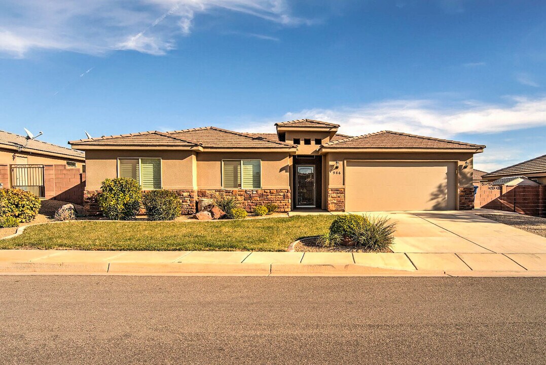 986 Camel Springs Dr in Washington, UT - Building Photo