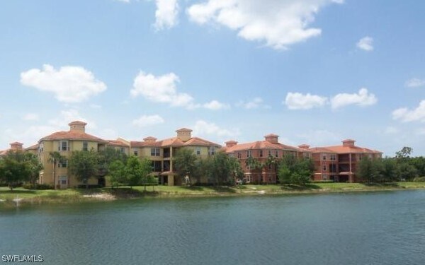 23680 Walden Center Dr in Bonita Springs, FL - Building Photo
