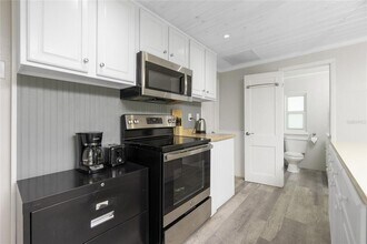 495 S McCall Rd in Englewood, FL - Building Photo - Building Photo