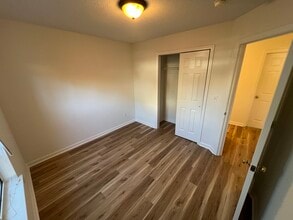 5343 Tidewater Dr in North Charleston, SC - Foto de edificio - Building Photo