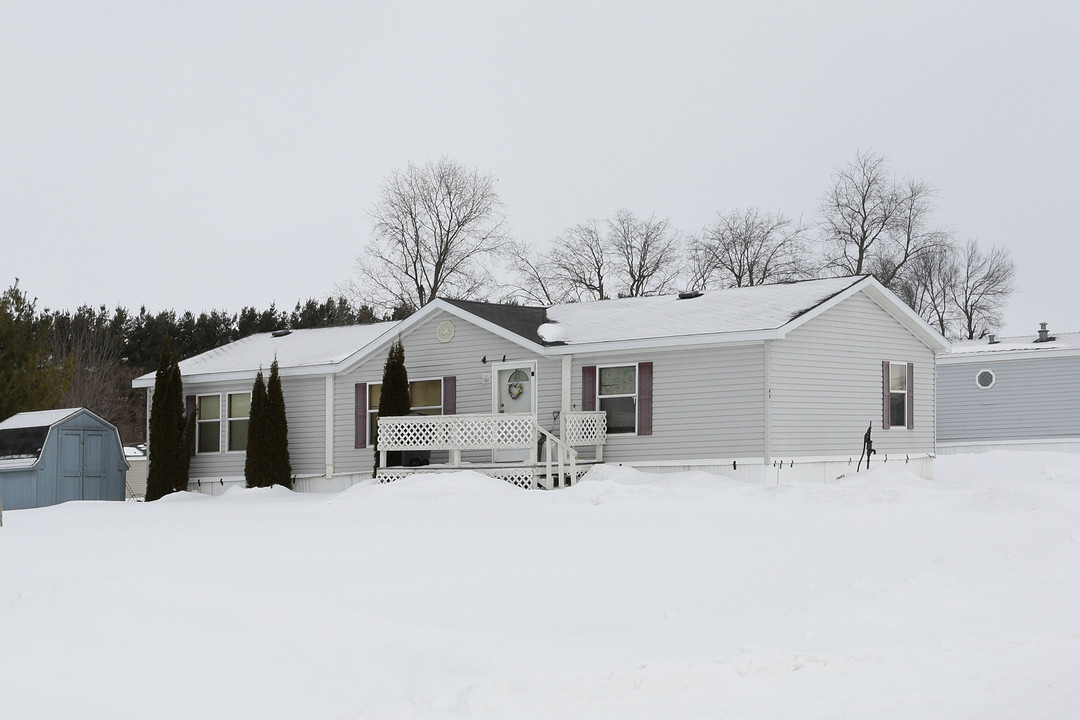 Spruce Tree Mobile Home Park in Marshall, MI - Building Photo