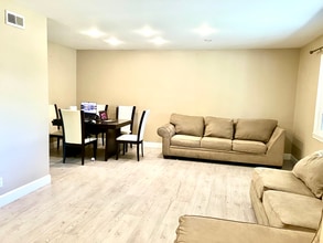 25385 Calaroga Ave in Hayward, CA - Building Photo - Building Photo