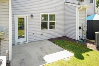 8869 Commons Townes Dr in Raleigh, NC - Building Photo - Building Photo