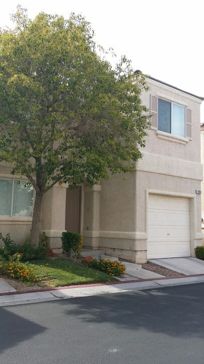 9951 Keephills St in Las Vegas, NV - Building Photo