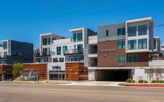 1920 S Pacific Coast Hwy, Unit 107 in Redondo Beach, CA - Building Photo