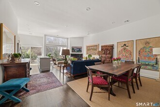 64 Southport Woods Drive in Fairfield, CT - Building Photo - Building Photo