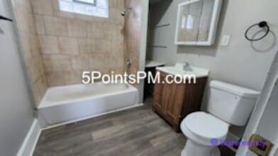 9804 Miles Ave in Cleveland, OH - Foto de edificio - Building Photo