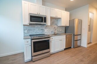 Union Apartments in Seattle, WA - Building Photo - Interior Photo