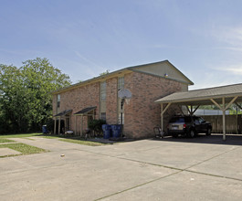 Katy Mayfair Apartments in Katy, TX - Building Photo - Building Photo