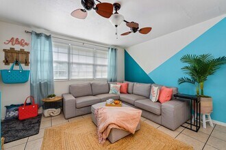 6 Palmetto Dr in Ormond Beach, FL - Building Photo - Building Photo