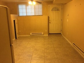 148F Main St, Unit B in Staten Island, NY - Foto de edificio - Building Photo