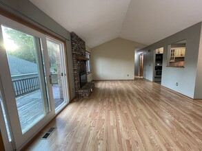 5864 Red Cherry Ln in Minnetonka, MN - Building Photo - Building Photo