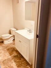 810 N Forklanding Rd, Unit 211 in Maple Shade, NJ - Building Photo - Building Photo