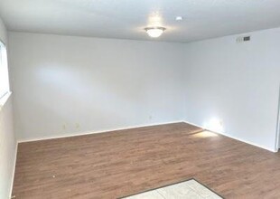 417 Chartrand Ave in Edmond, OK - Building Photo - Building Photo