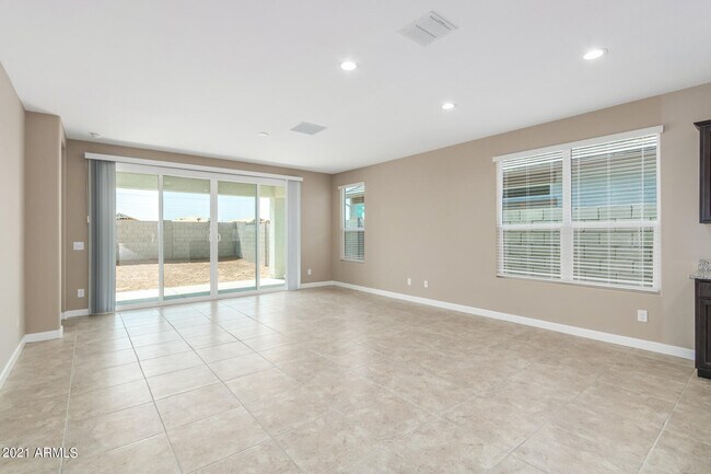 38201 W San Alvarez Ave in Maricopa, AZ - Building Photo - Building Photo