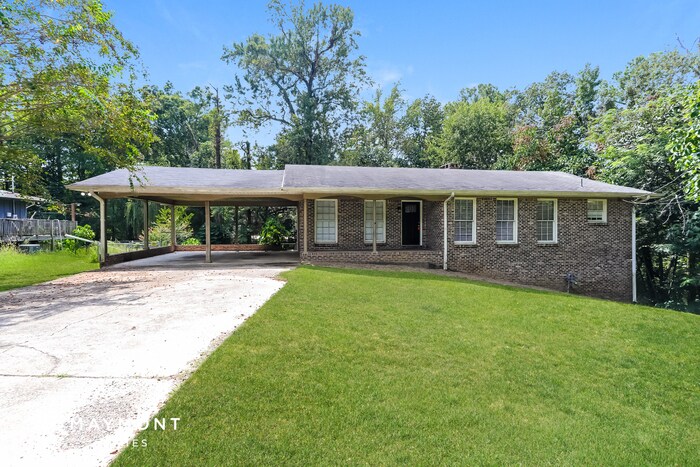 611 Tinker St in Hueytown, AL - Building Photo