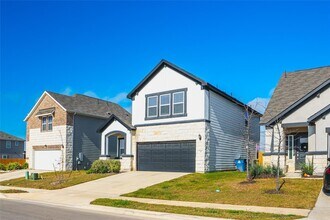 316 Breccia Trl in Liberty Hill, TX - Foto de edificio - Building Photo