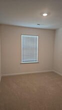 7055 Eclipse Trl in Whitsett, NC - Building Photo - Building Photo