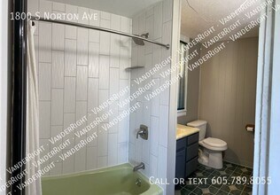 1800 S Norton Ave in Sioux Falls, SD - Building Photo - Building Photo
