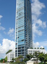 Blue in Miami, FL - Foto de edificio - Building Photo