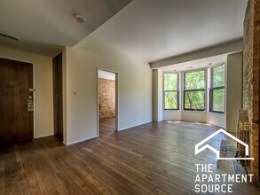 604 W Surf St, Unit 3 in Chicago, IL - Building Photo - Building Photo