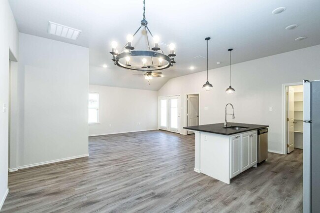 12007 Essex Ave in Lubbock, TX - Building Photo - Building Photo