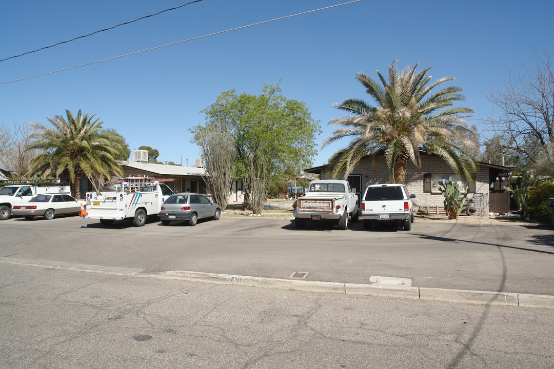 2728-2734 N La Verne Ave in Tucson, AZ - Foto de edificio