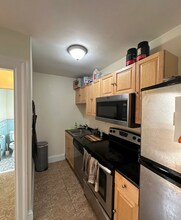 1073 Beacon St, Unit 8 in Brookline, MA - Building Photo - Building Photo