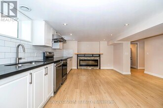 40 Peveril Hill N in Toronto, ON - Building Photo - Building Photo