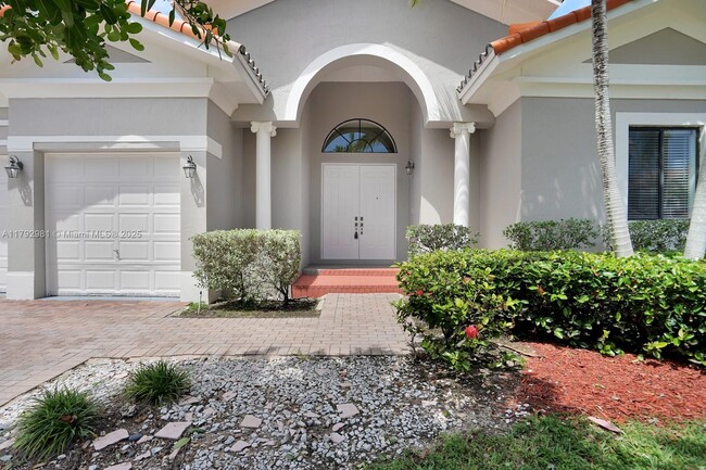 7871 SW 195th Terrace in Cutler Bay, FL - Building Photo - Building Photo