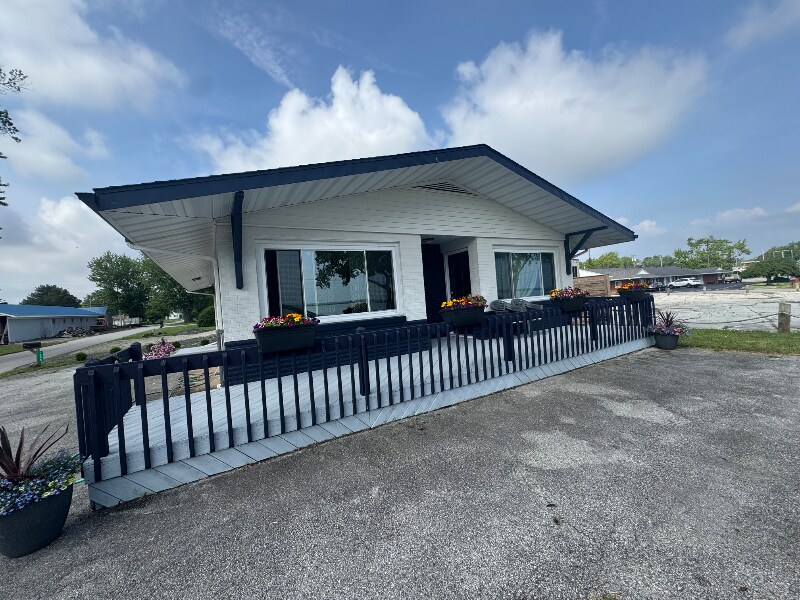 1405 W Cherokee Trail in Sandusky, OH - Building Photo