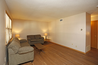 Smith Apartments @ 58 East Armory in Champaign, IL - Building Photo - Interior Photo