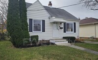 360 E 326th St in Willowick, OH - Building Photo - Building Photo