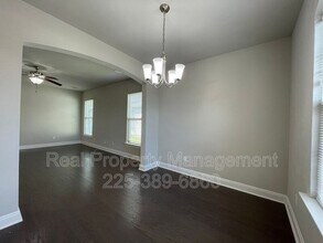 7948 Antebellum Ave in Baton Rouge, LA - Building Photo - Building Photo