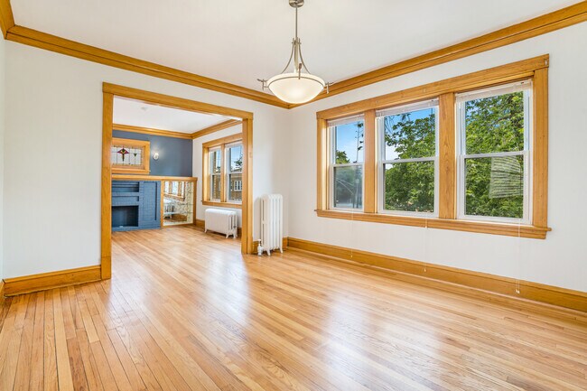 2536 N Lavergne Ave in Chicago, IL - Building Photo - Building Photo