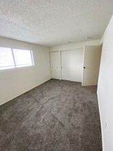 1205 W Ivy Ave, Unit 104 in Moses Lake, WA - Building Photo - Building Photo