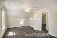 839 Hays Park Ave photo'