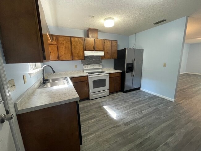 1411 Baymeadows Dr in Valdosta, GA - Building Photo - Building Photo