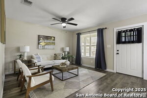 239 Surrey Ave in San Antonio, TX - Foto de edificio - Building Photo