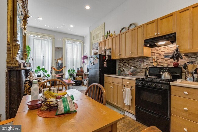 769 S 12th St-Unit -A in Philadelphia, PA - Building Photo - Building Photo