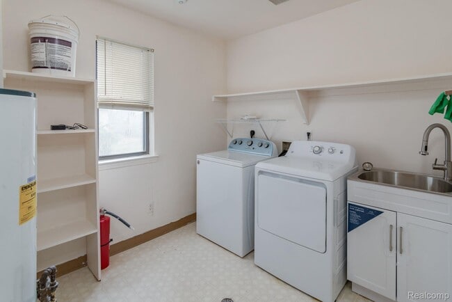 42741 Lilley Pointe Dr, Unit 42741 in Canton, MI - Foto de edificio - Building Photo