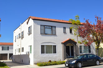 Obispo Avenue Apartments in Long Beach, CA - Foto de edificio - Primary Photo