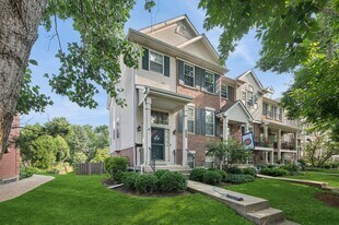 2106 Rugen Rd in Glenview, IL - Building Photo