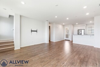 1531 E Lincoln Ave in Anaheim, CA - Building Photo - Building Photo