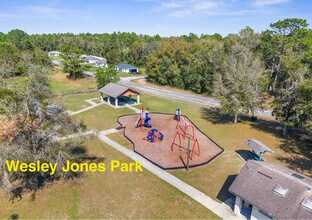 9386 N Ashbury Dr in Citrus Springs, FL - Building Photo - Building Photo