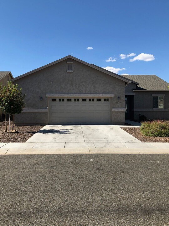 6224 Hanbury Dr in Prescott Valley, AZ - Building Photo